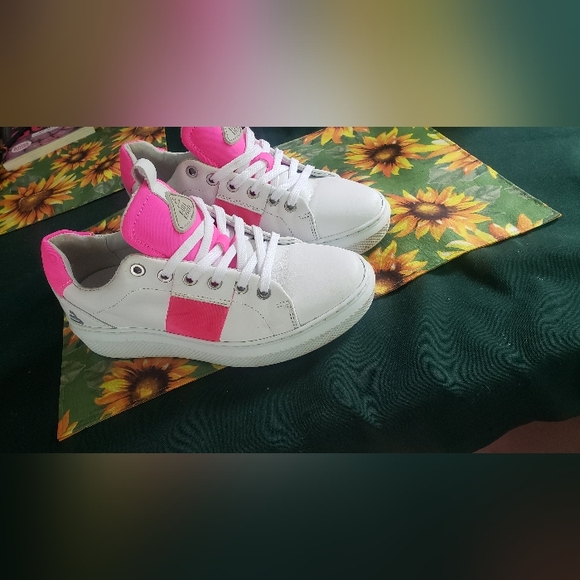 Bull Boxer pink and white size 7 women's leather shoes / sneakers Neon 80s style - Picture 8 of 11